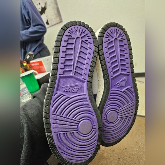 Size 9 - Jordan 1 Zoom Comfort Black/Crater Purple/White 2022 - Picture 5 of 7